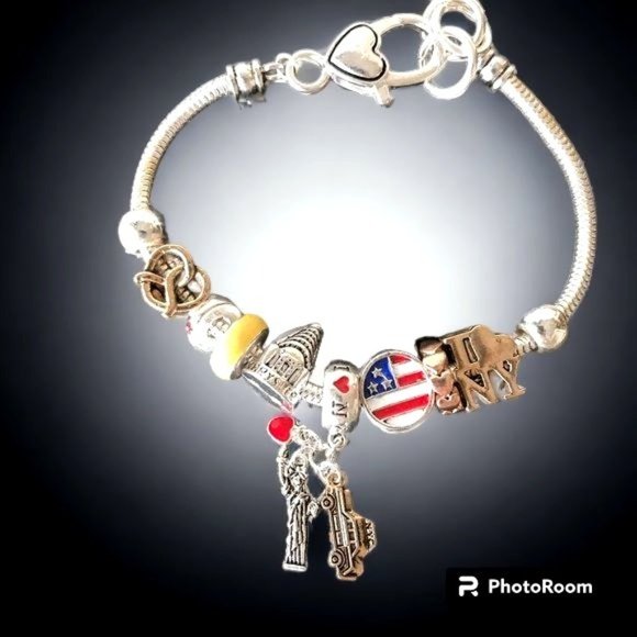 New York Charm Bracelet I Love NY Taxi Heart Statue of Liberty New Big A… - Picture 6 of 12
